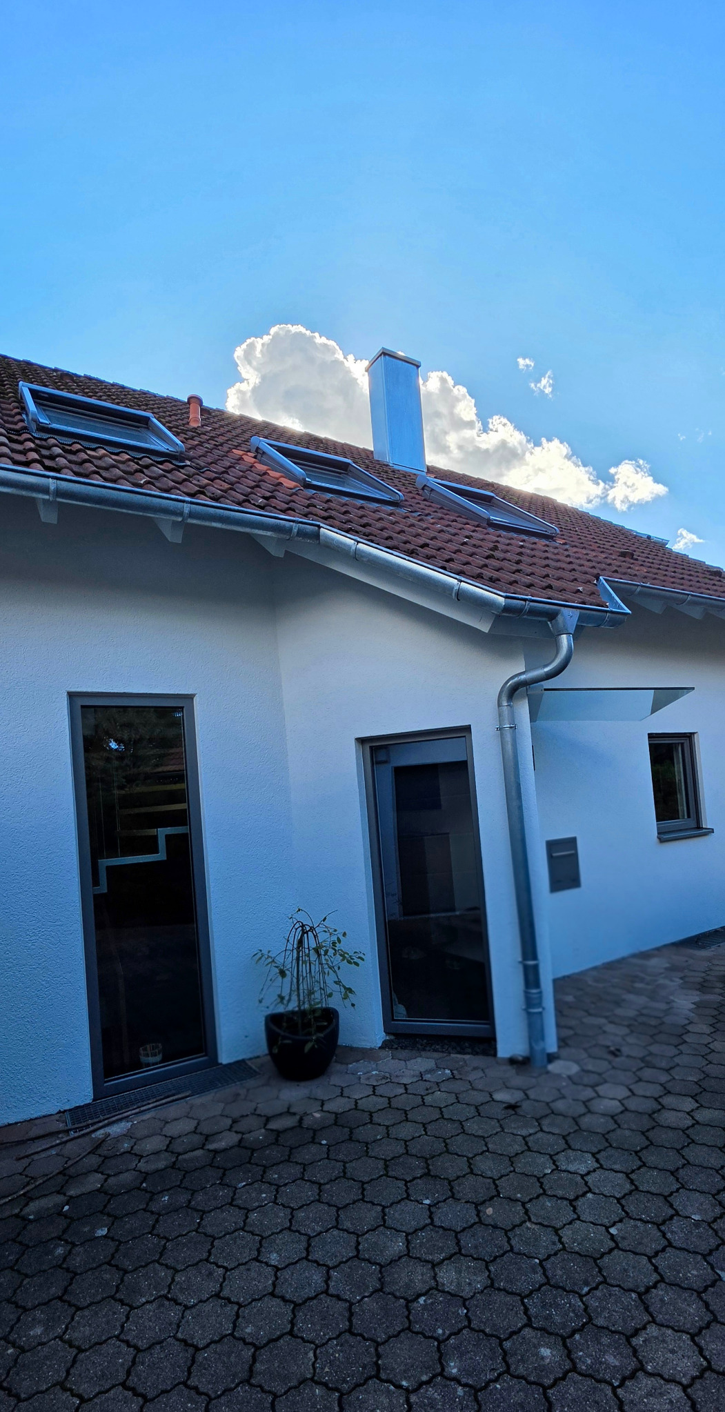 Weiterer Eingangsbereich nach der Sanierung